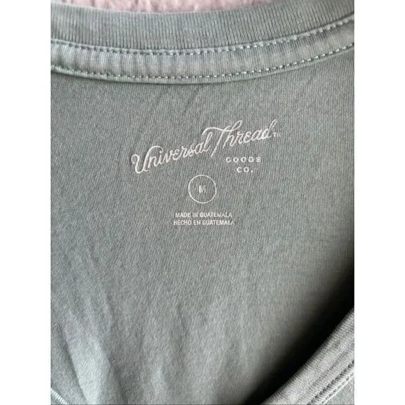 ❤️Universal Thread V-Neck Tee - Picture 2 of 5